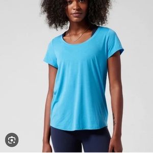 Athleta stratus II tee
